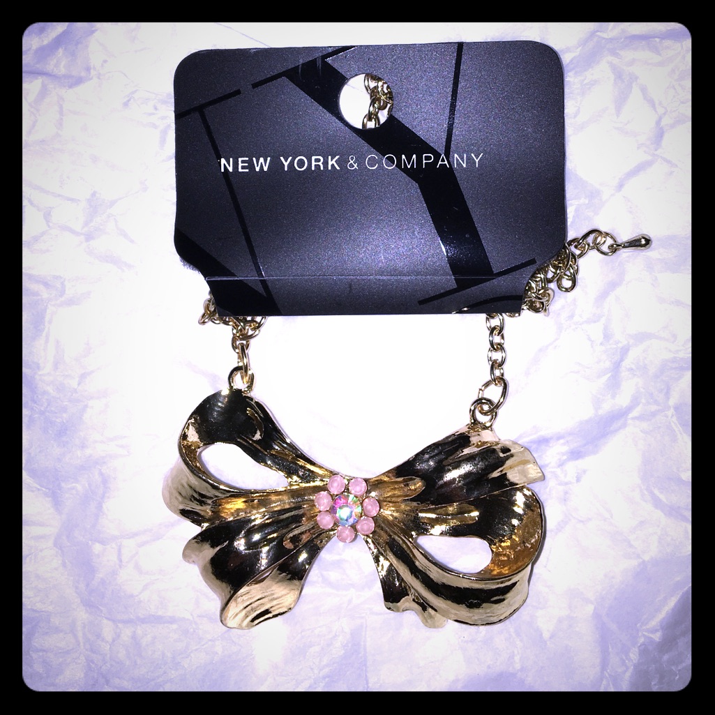 NyCo Bow Necklace  Brand New